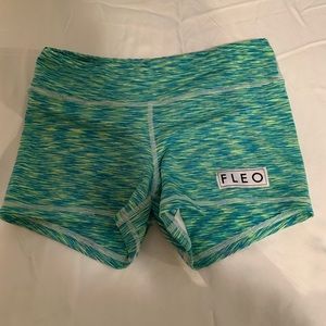 Fleo shorts EUC 3.35